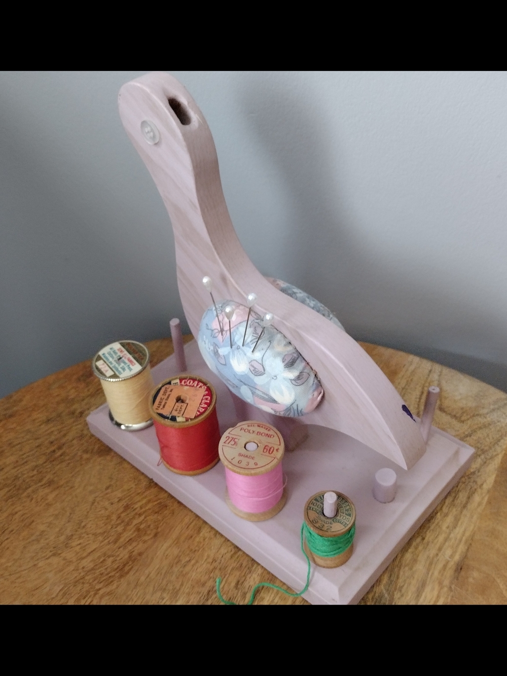 Vintage Pink Wooden Bird Sewing Organizer with Pin Cushion and Spool Holders - Picture 5 of 8